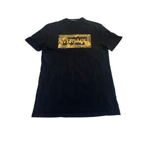 13-49 VERSACE Men's NWOT Cotton Crew Neck Logo Embroidery Top Black/Gold Medium